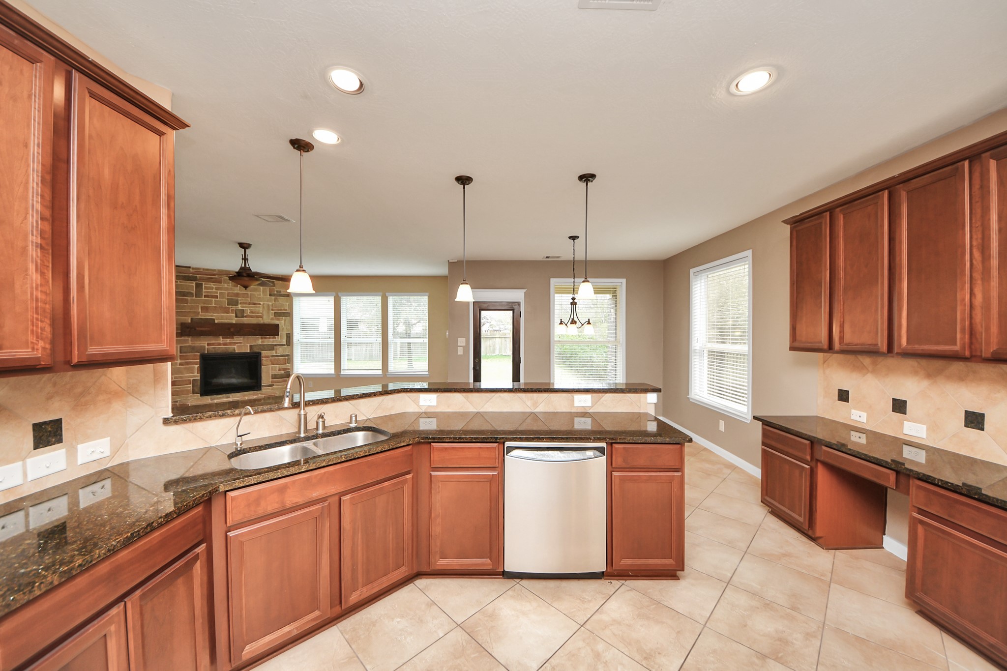 18006 E Williams Bend Drive Property Photo 32