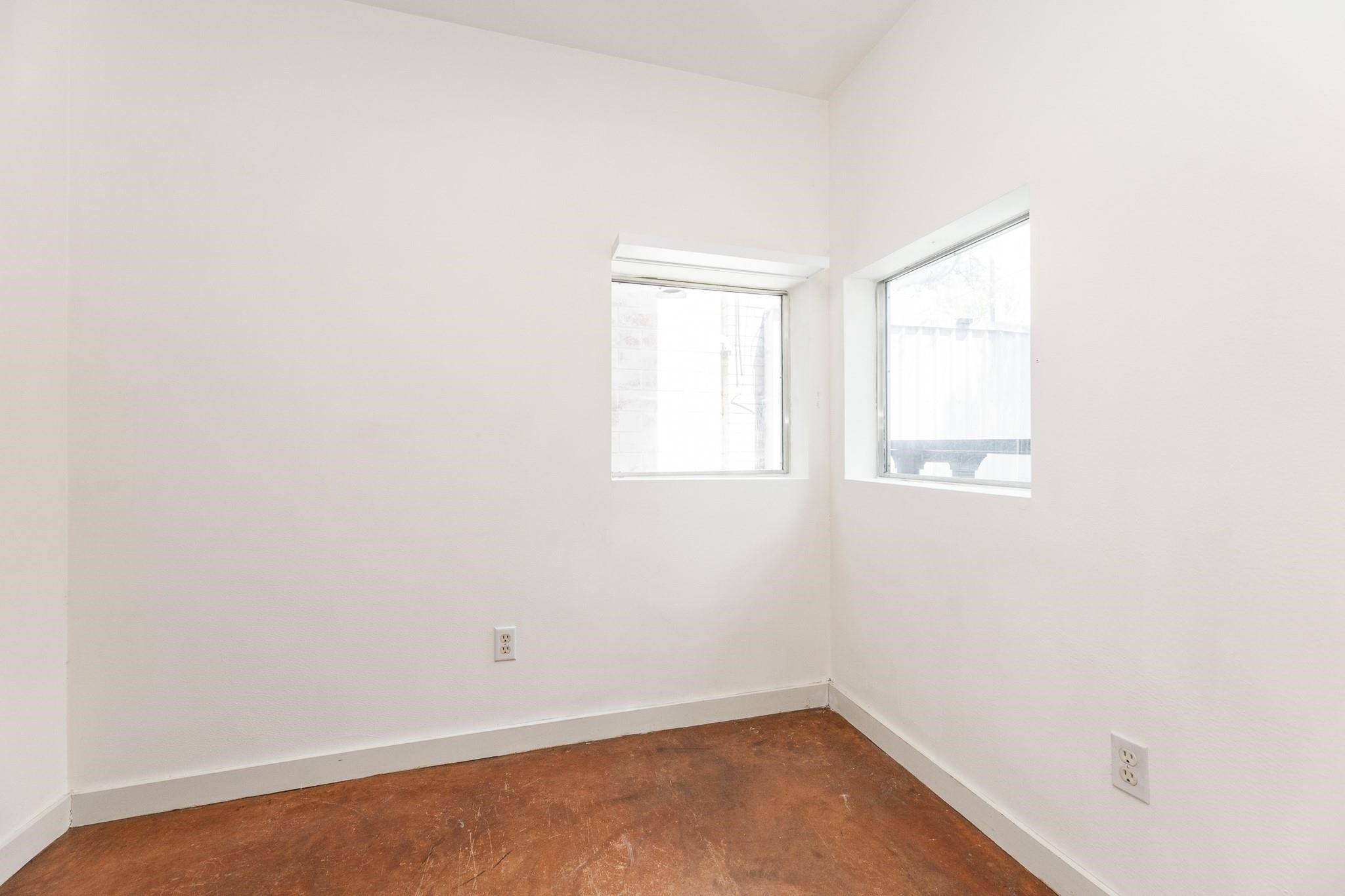2714 Chenevert Street Property Photo 7