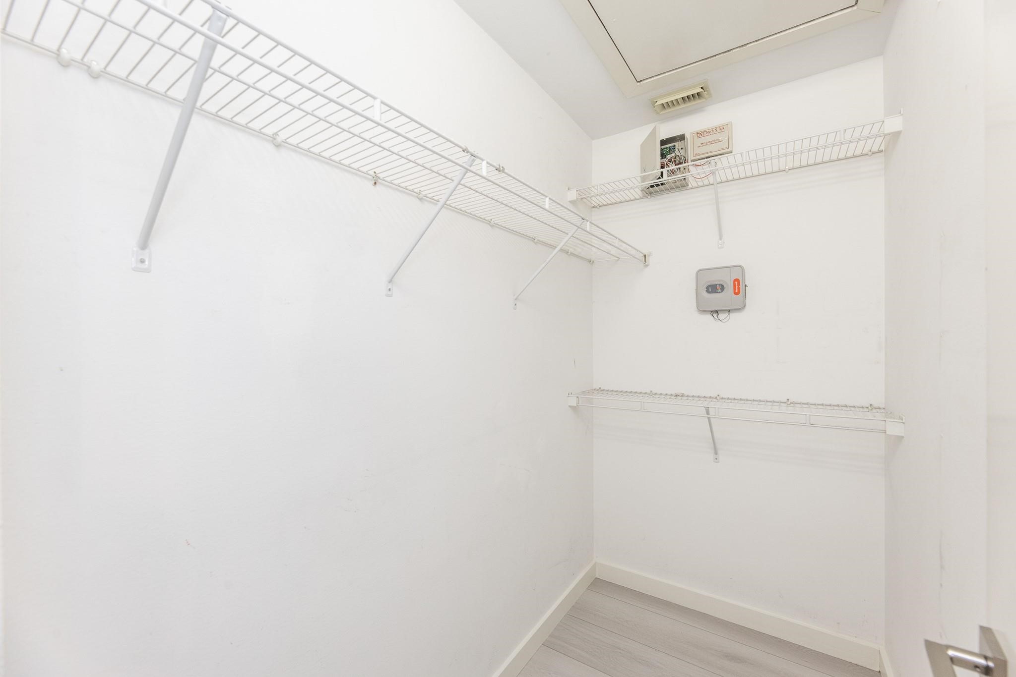 2714 Chenevert Street Property Photo 38