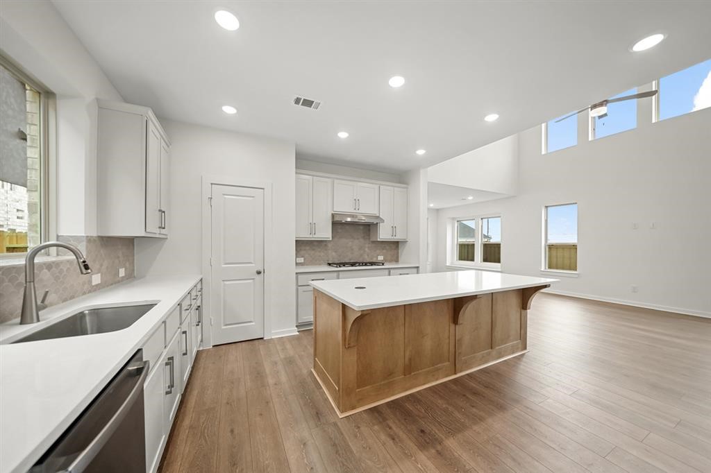 5002 Cedar Sage Drive Property Photo 4