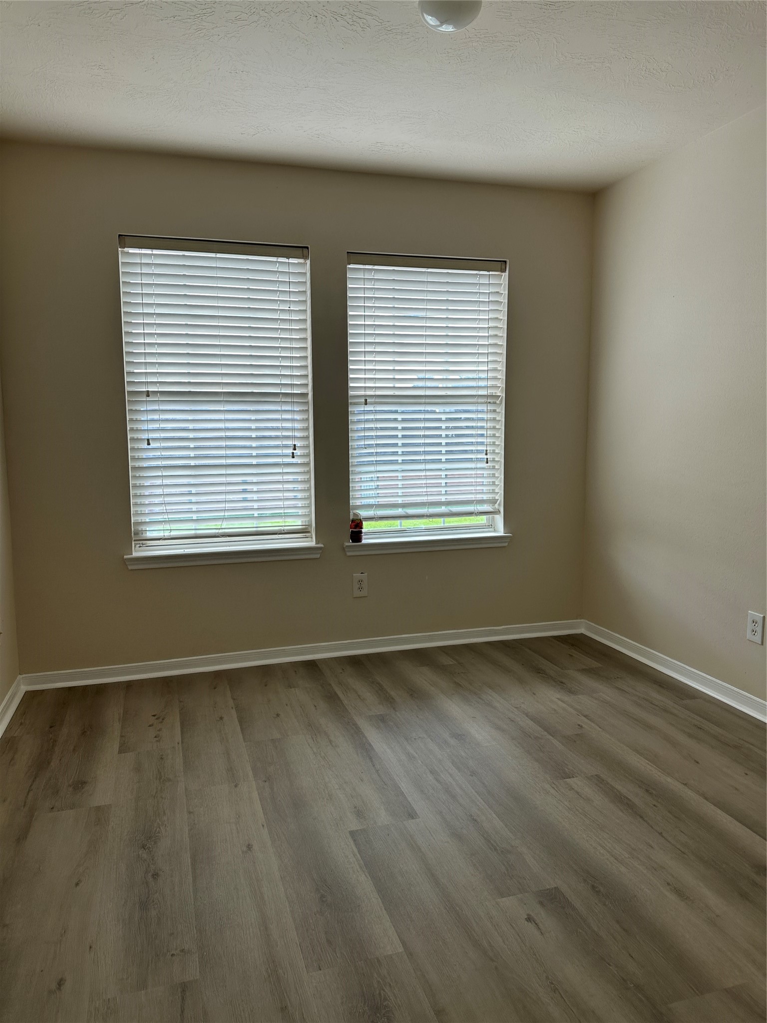 6942 Paris B Property Photo 6