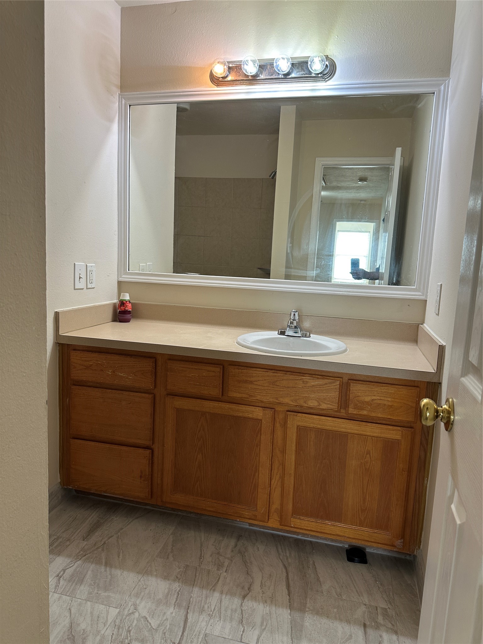 6942 Paris B Property Photo 16