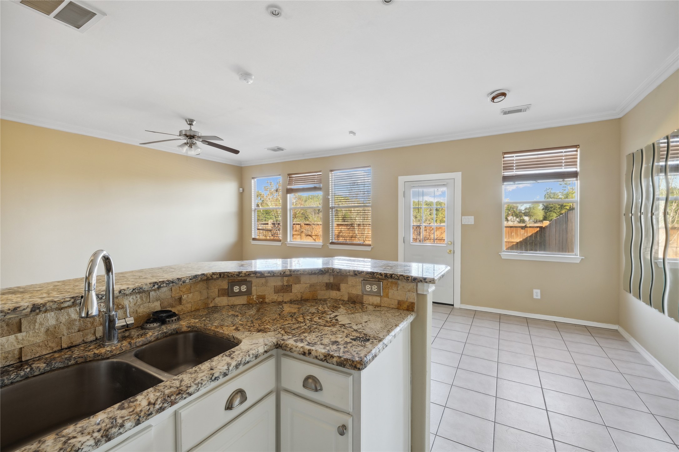 2846 Loganberry Park Lane Property Photo 6