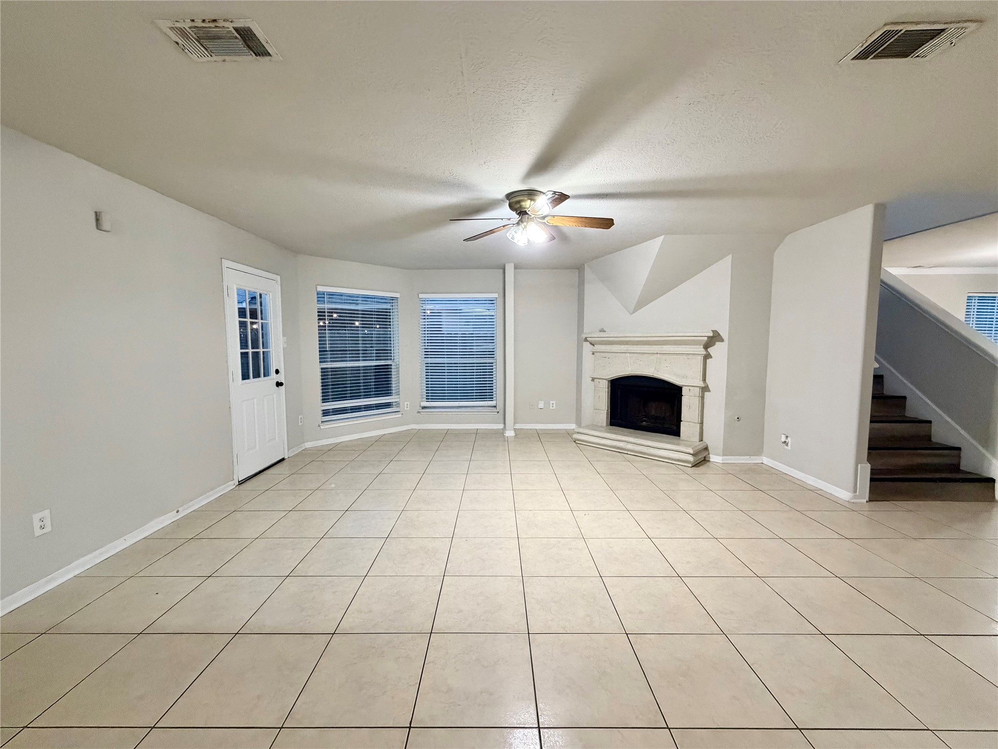 6827 Autumn Thistle Drive Property Photo 2