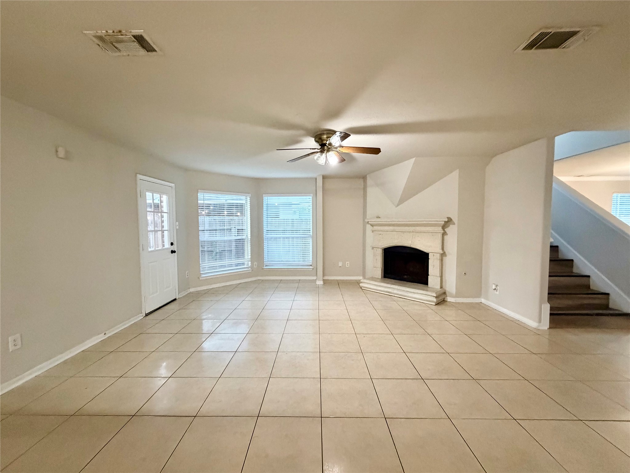 6827 Autumn Thistle Drive Property Photo 4