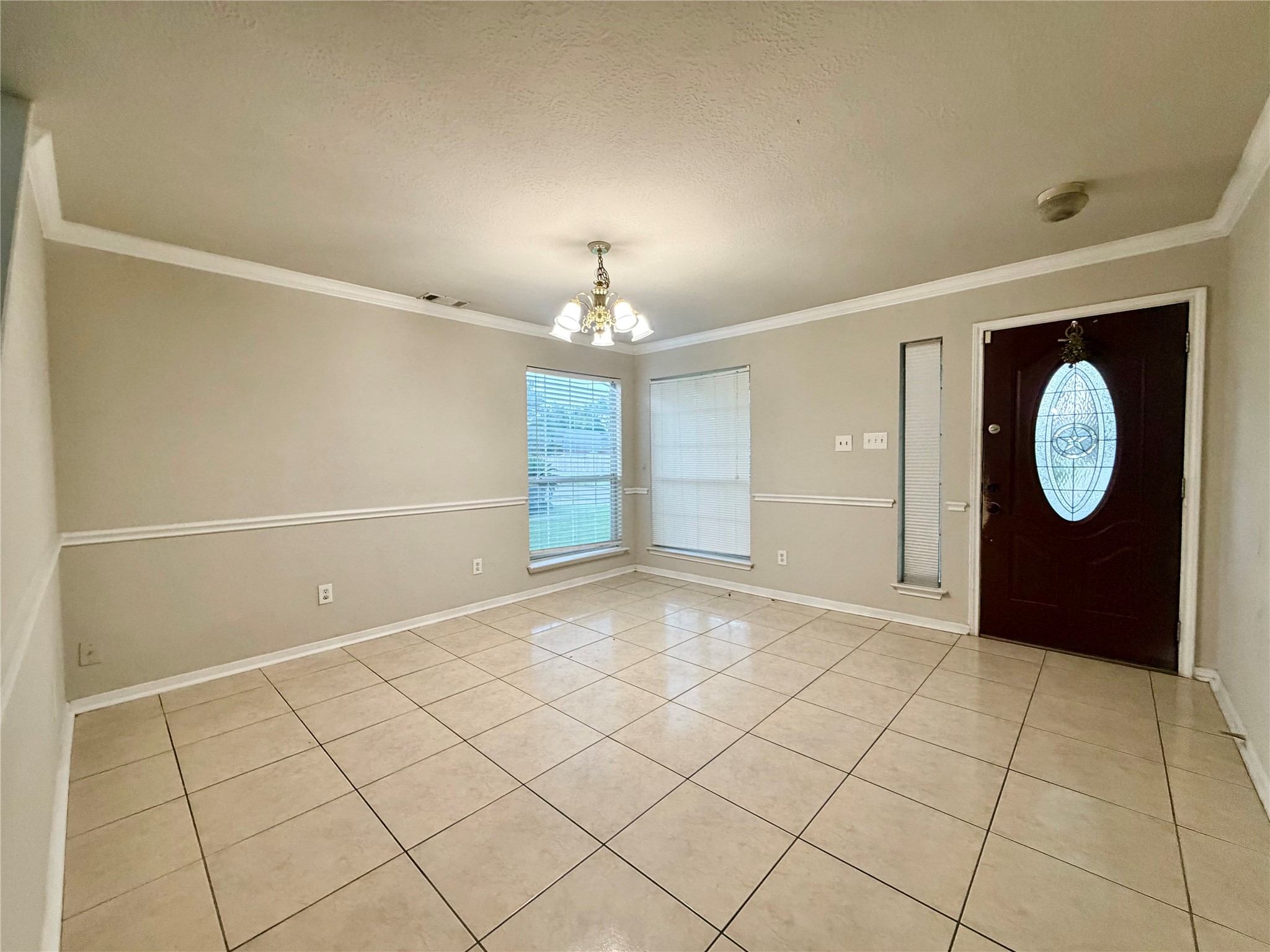 6827 Autumn Thistle Drive Property Photo 5