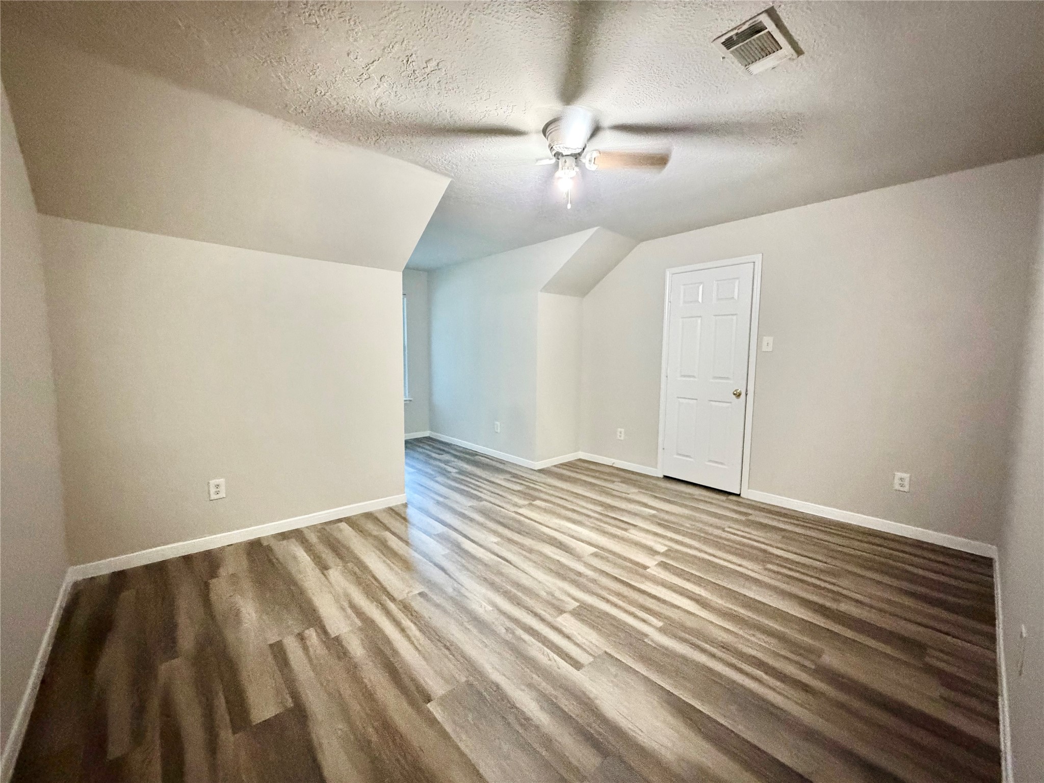 6827 Autumn Thistle Drive Property Photo 11