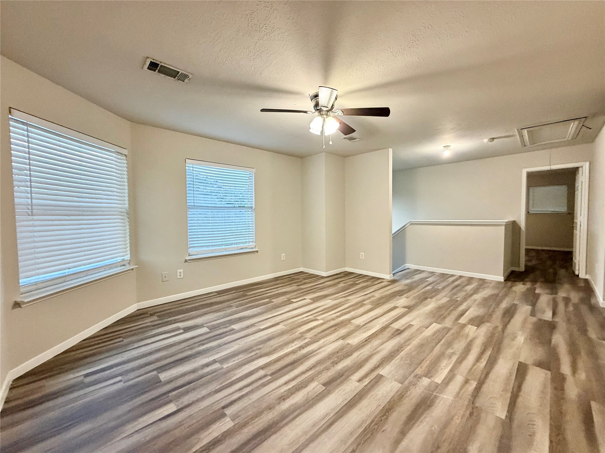 6827 Autumn Thistle Drive Property Photo 12