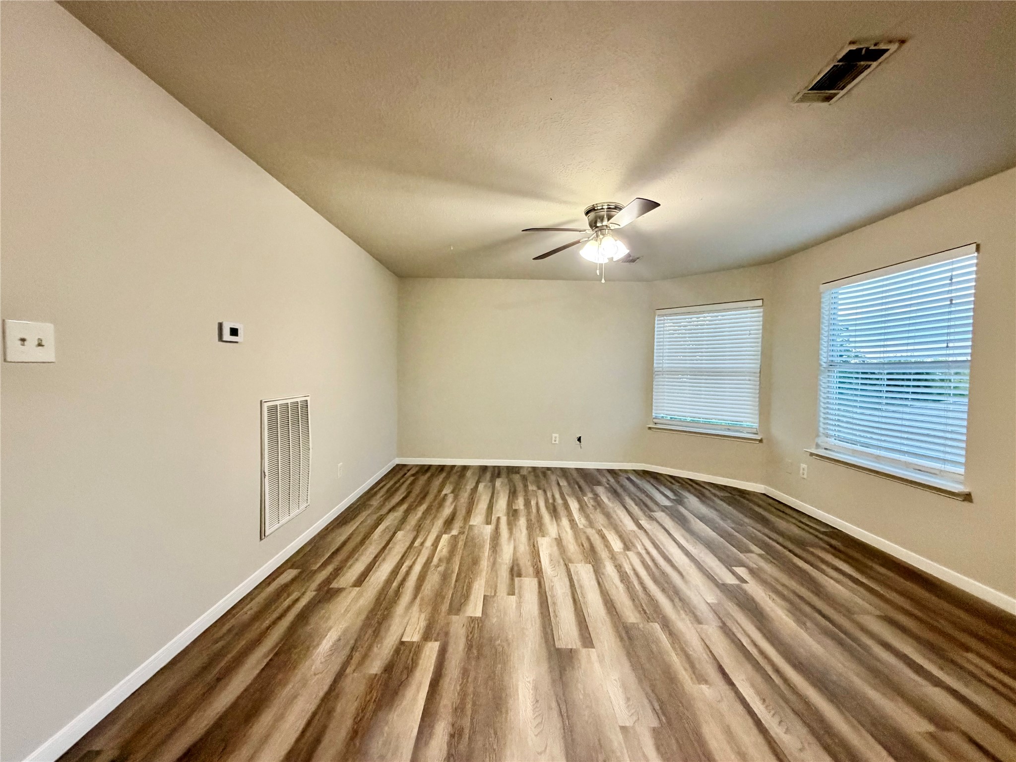 6827 Autumn Thistle Drive Property Photo 15