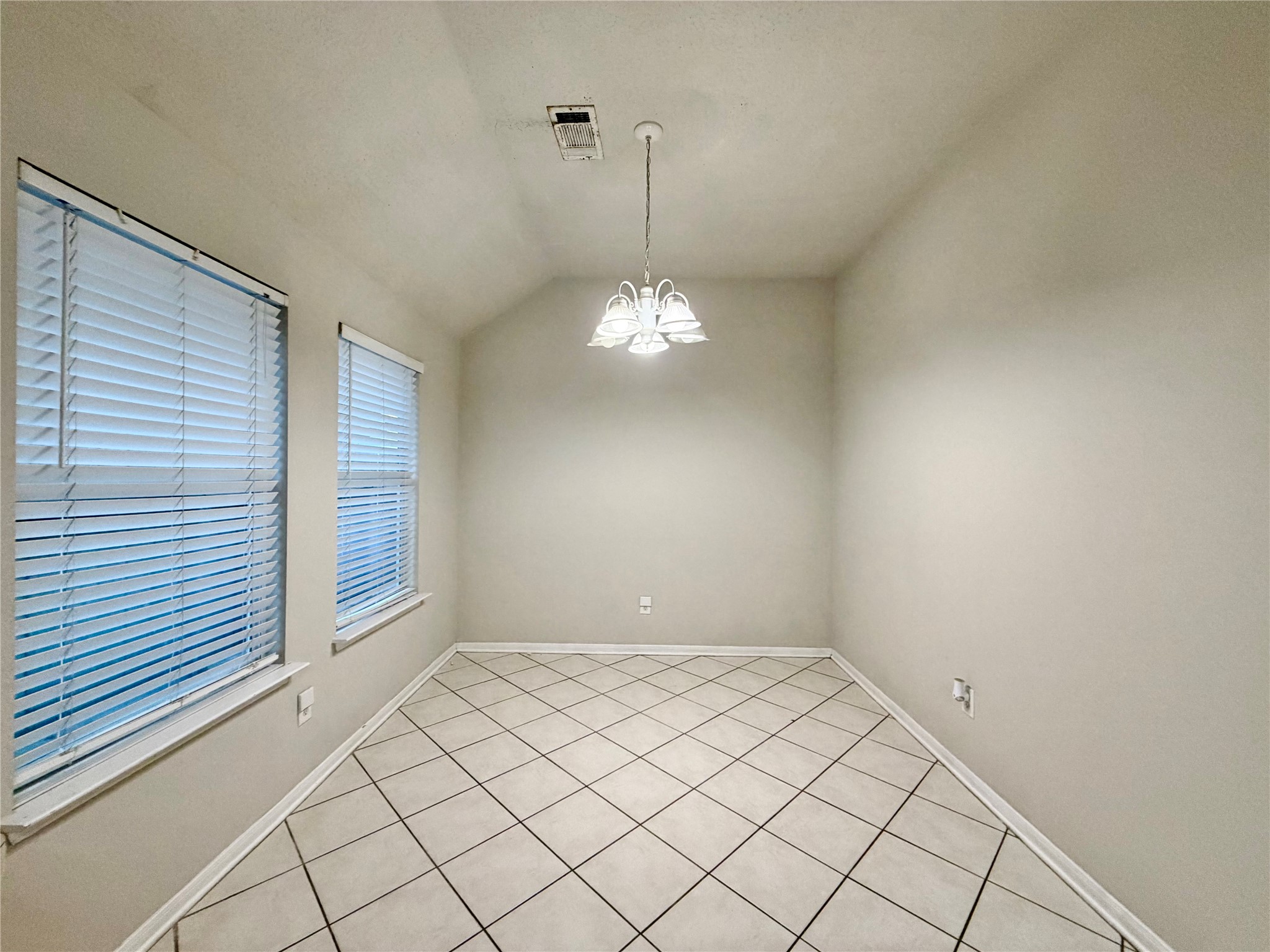 6827 Autumn Thistle Drive Property Photo 18