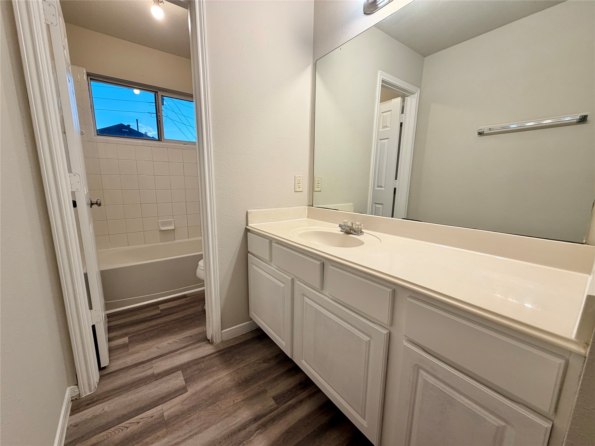 6827 Autumn Thistle Drive Property Photo 19
