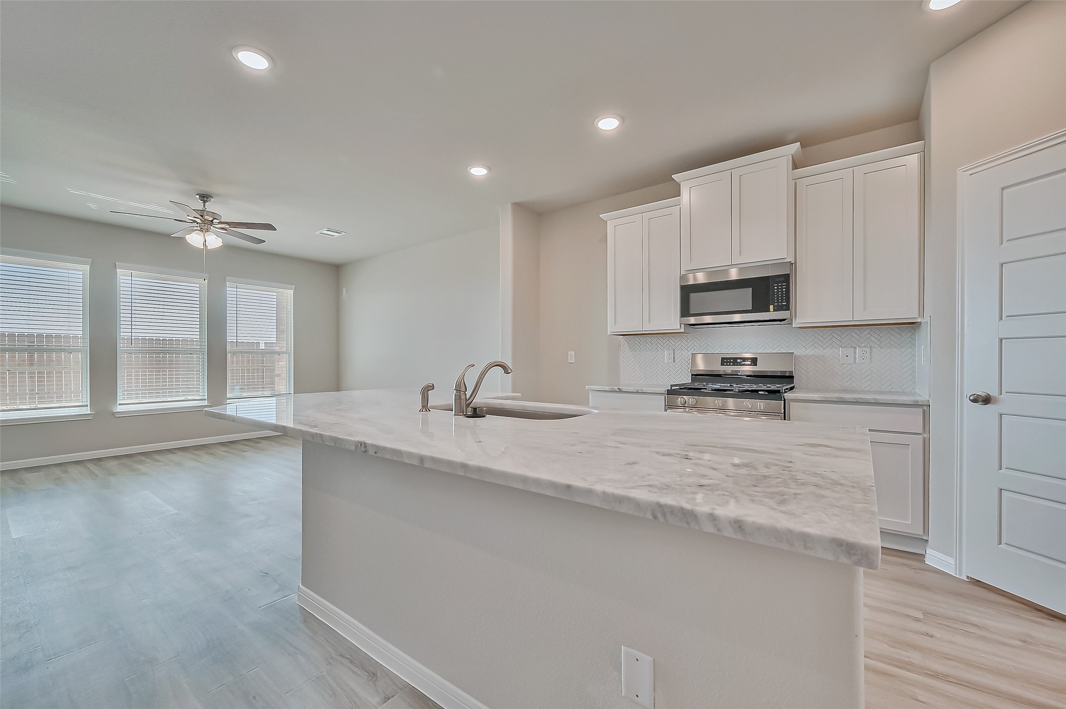 22007 Oia Island Drive Property Photo 11