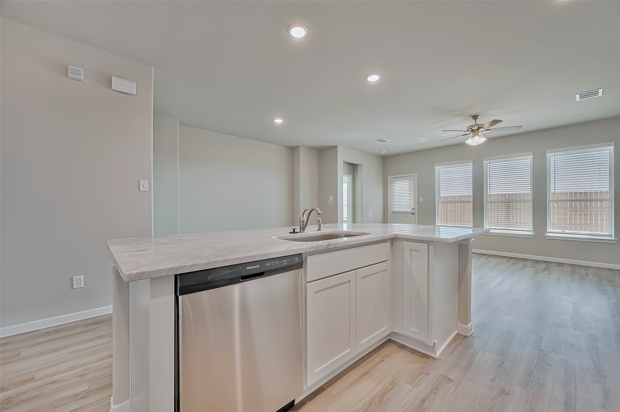 22007 Oia Island Drive Property Photo 16