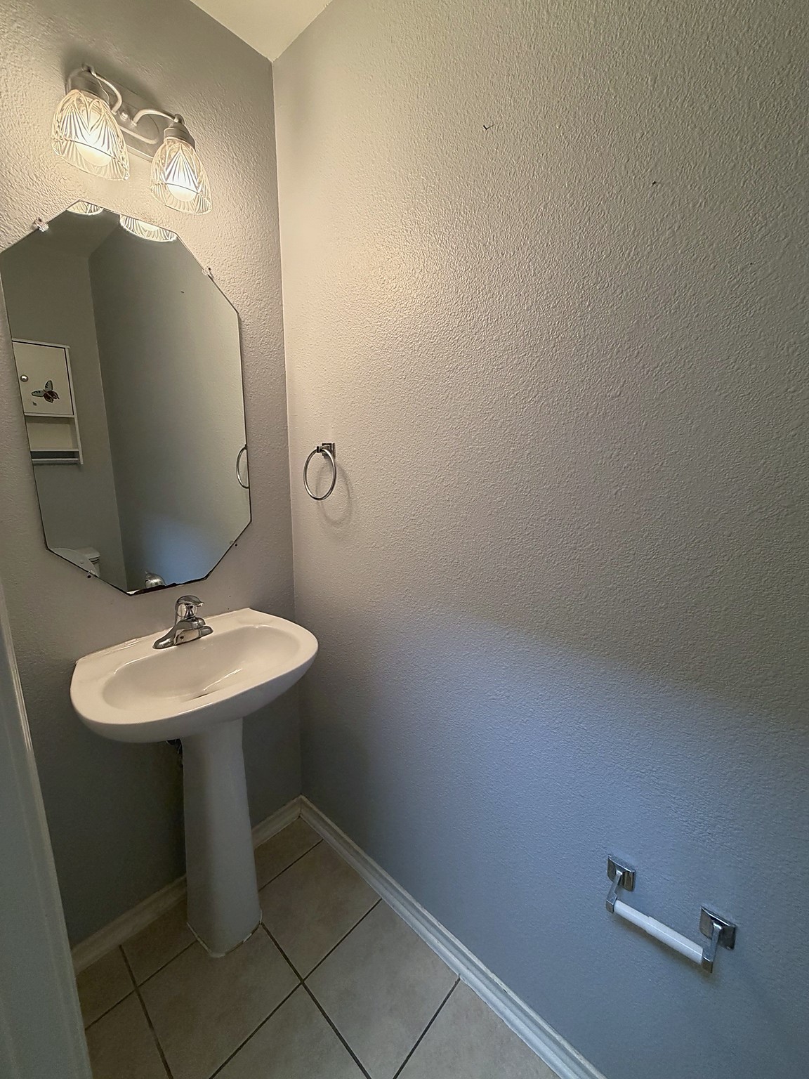 16619 Newglen Lane Property Photo 7