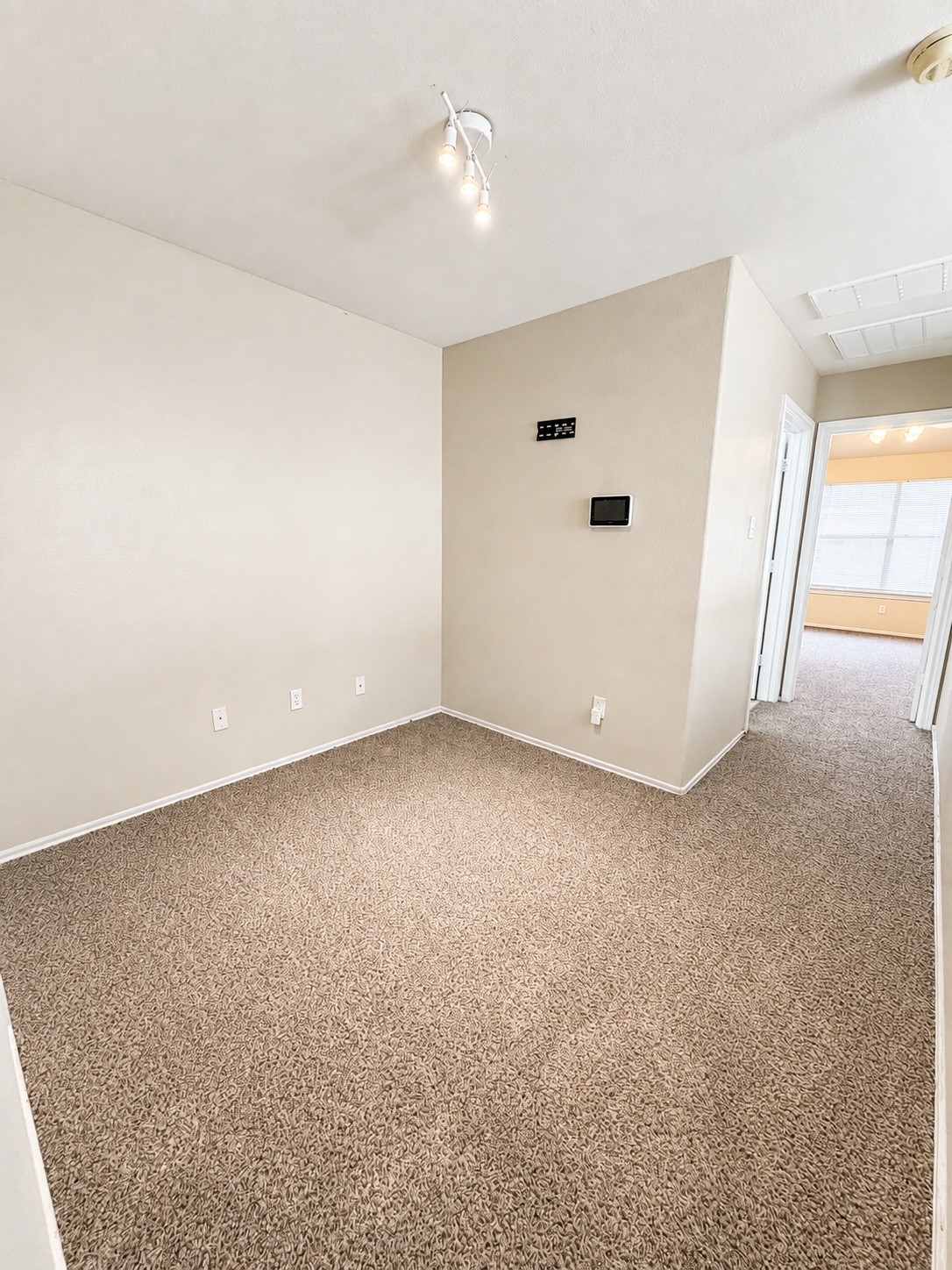 16619 Newglen Lane Property Photo 8