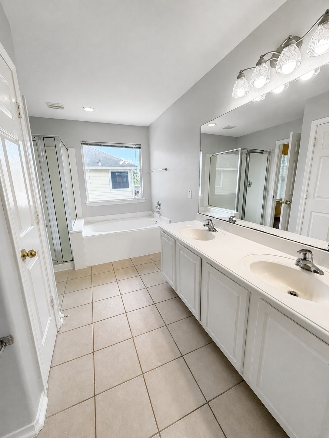 16619 Newglen Lane Property Photo 13