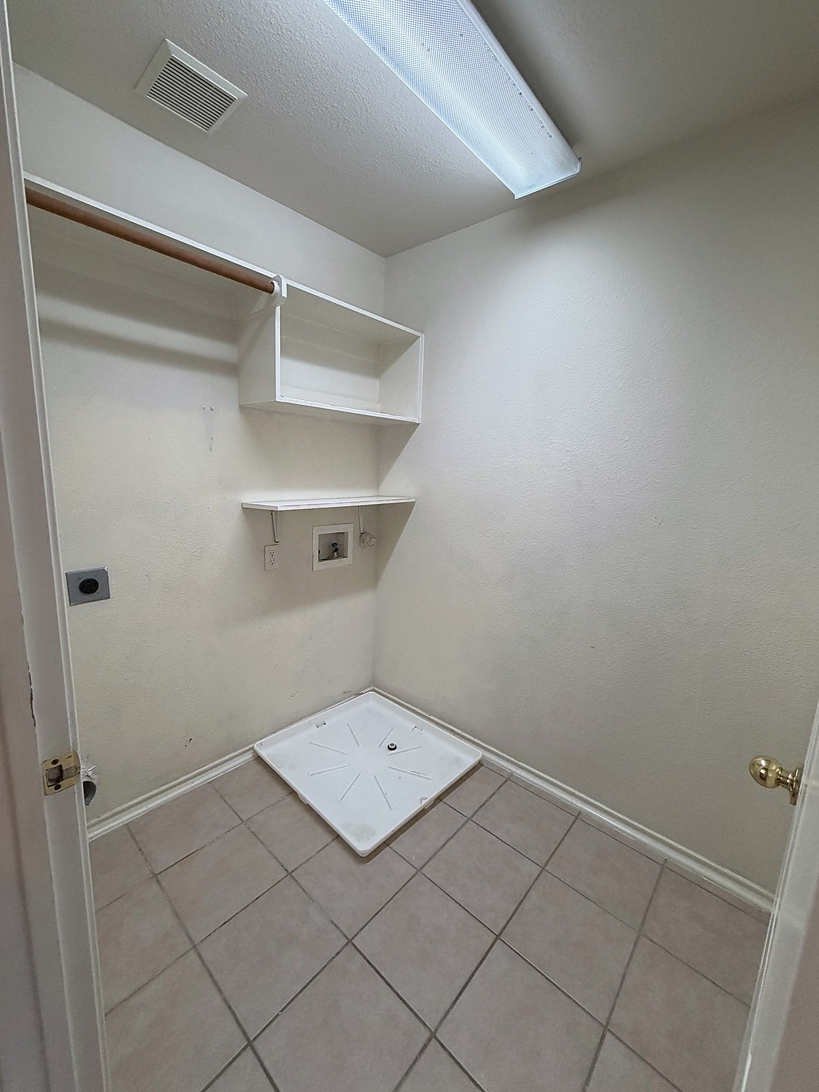 16619 Newglen Lane Property Photo 14