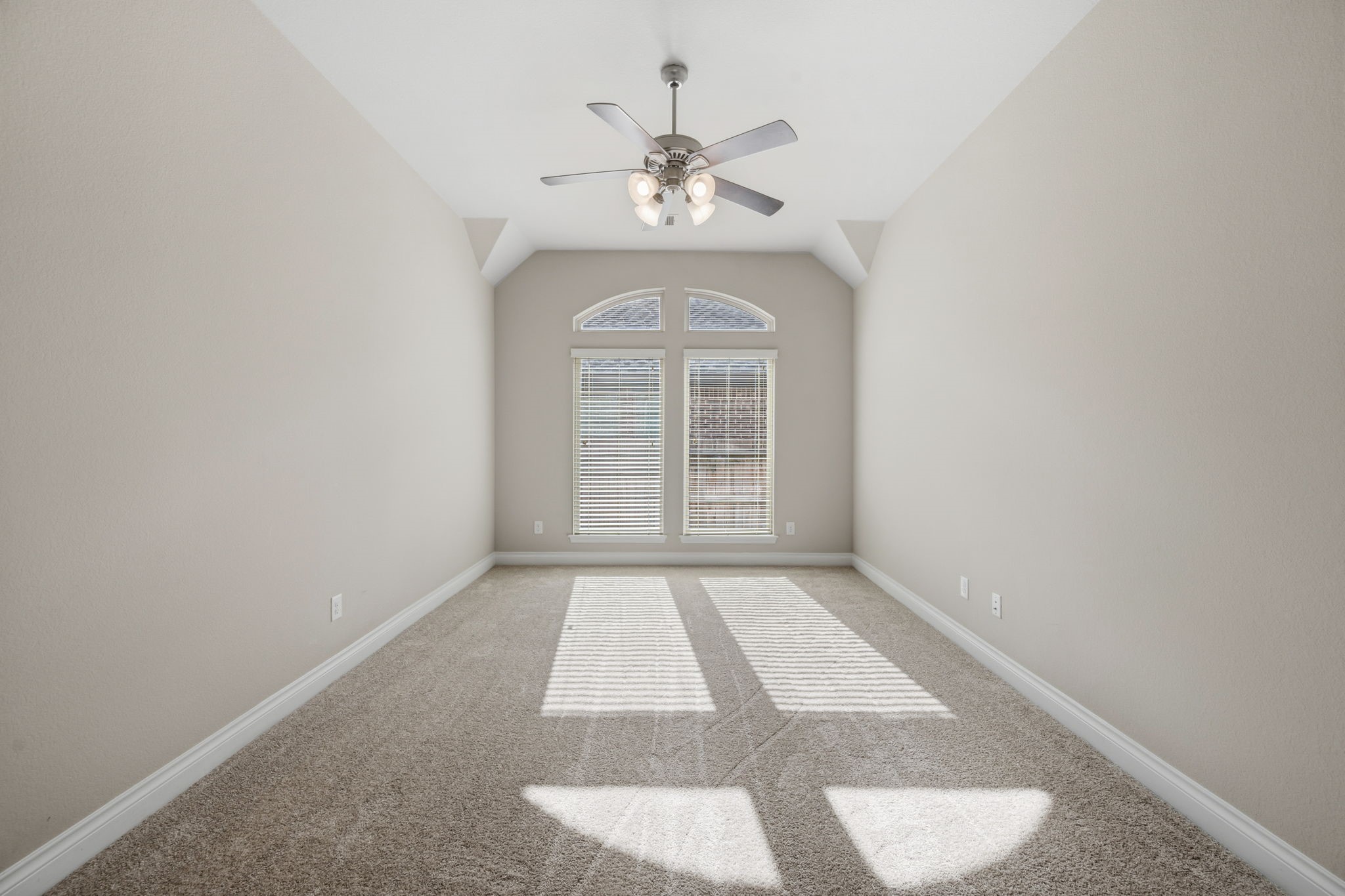 23463 Millbrook Drive Property Photo 14