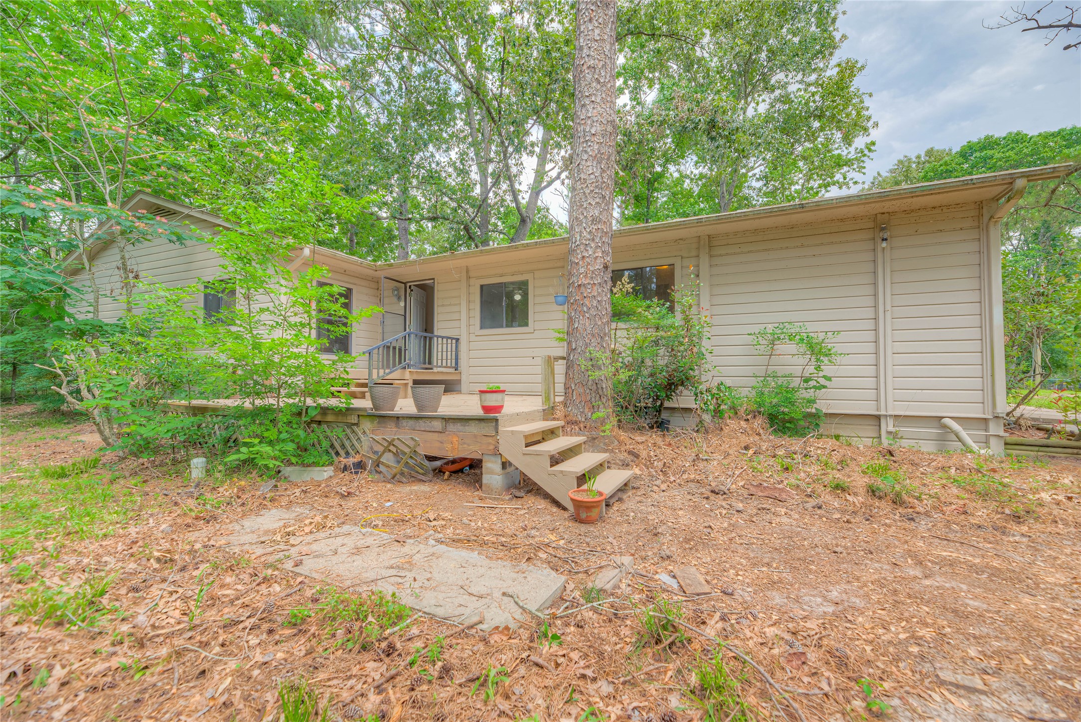 330 Oak Tree Drive Property Photo 1