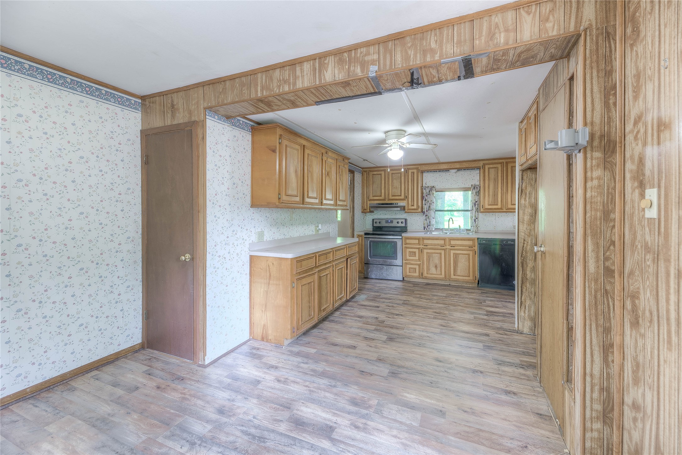 330 Oak Tree Drive Property Photo 5