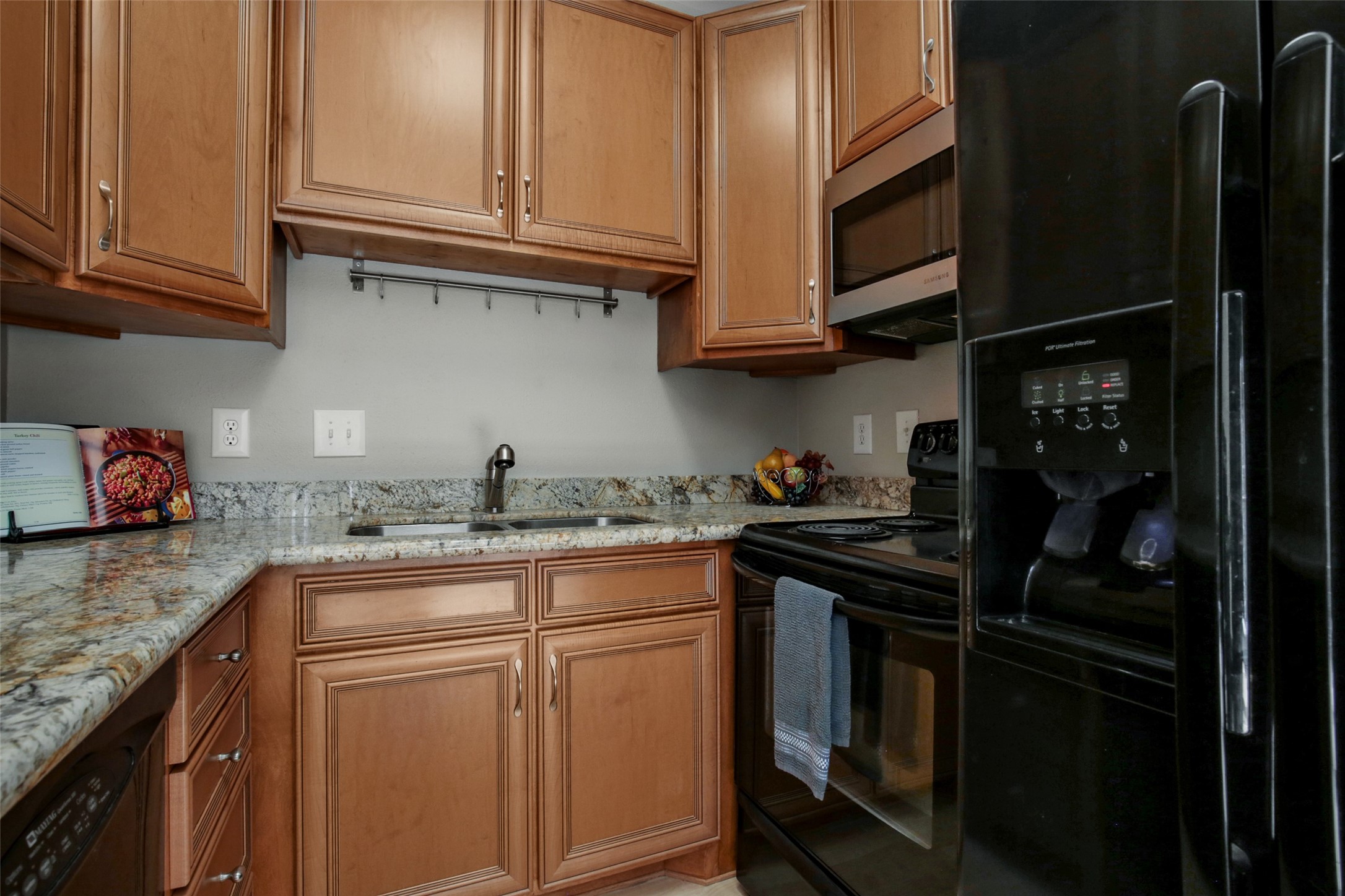 2100 Tanglewilde Street 665 Property Photo 6