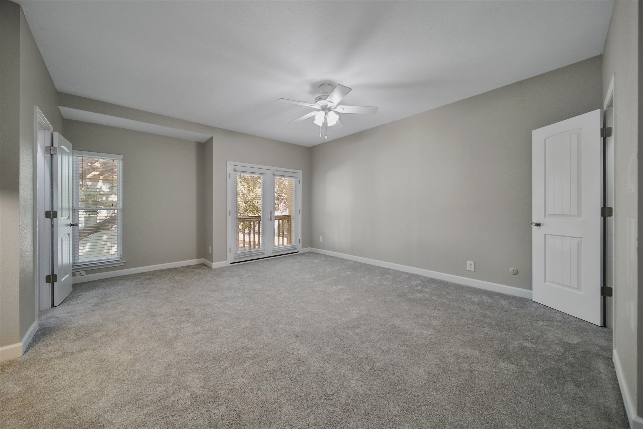2100 Tanglewilde Street 665 Property Photo 9