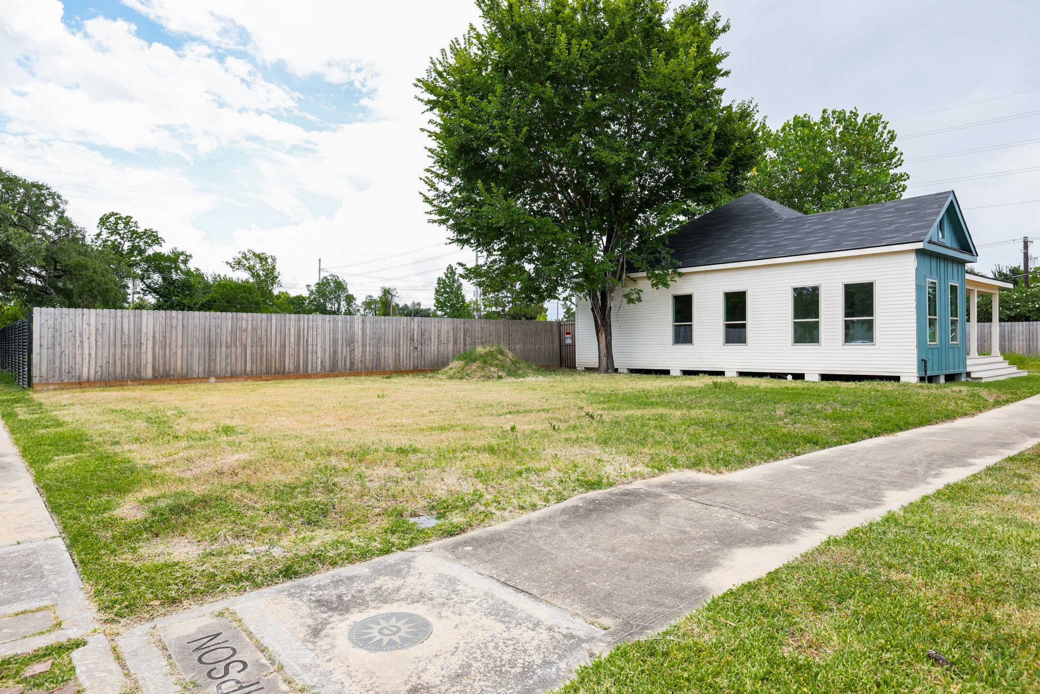 3407 Garrow Street Property Photo 20