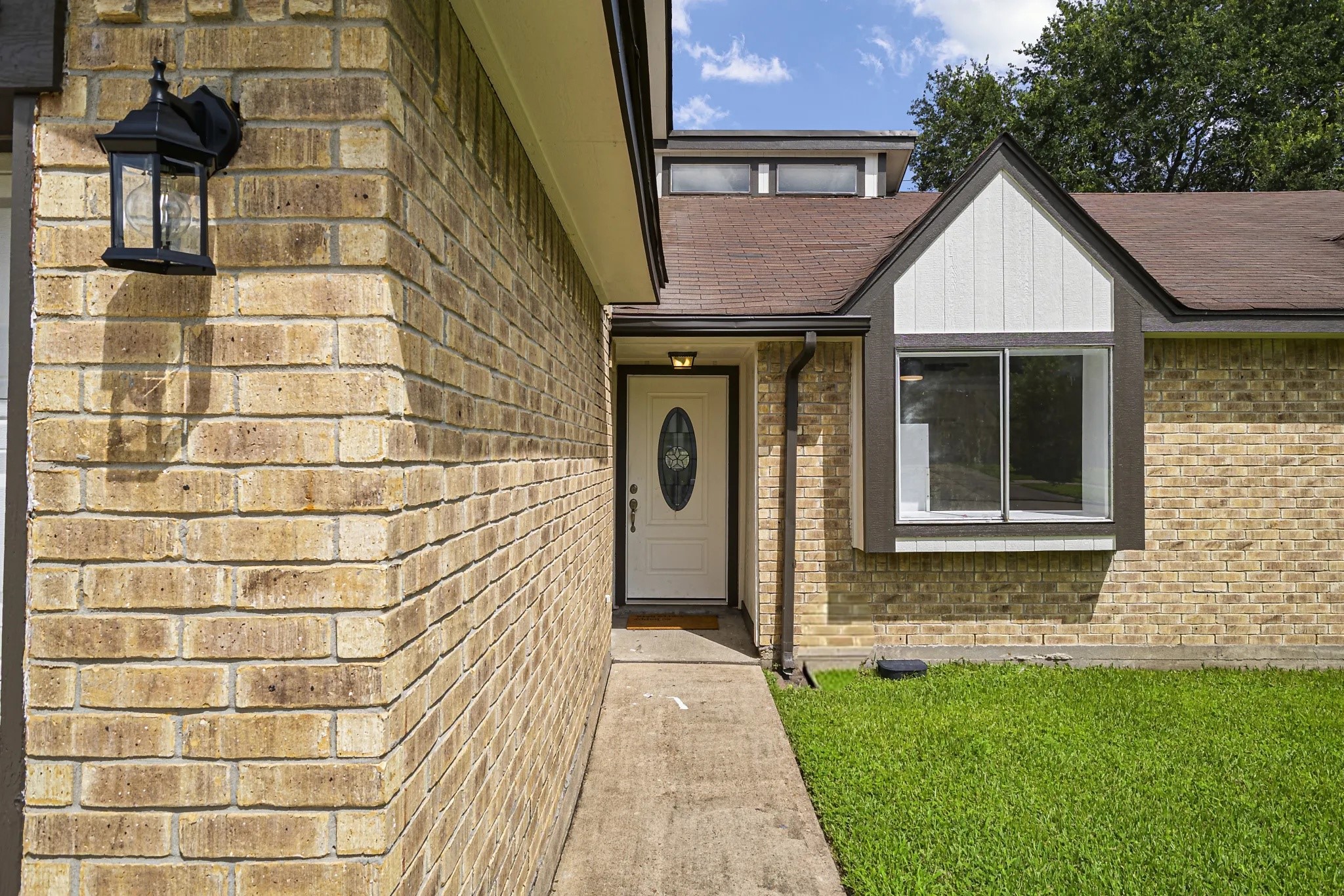 16723 Quail Meadow Drive Property Photo 3