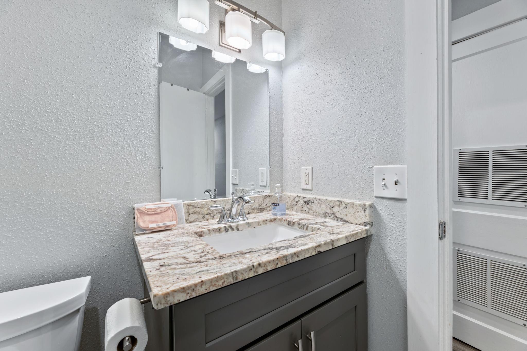 412 Drew St 3 Property Photo 17