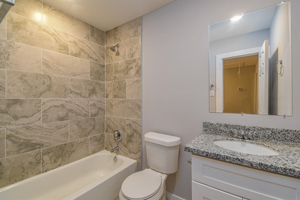 6008 Wedgefield Street A Property Photo 9