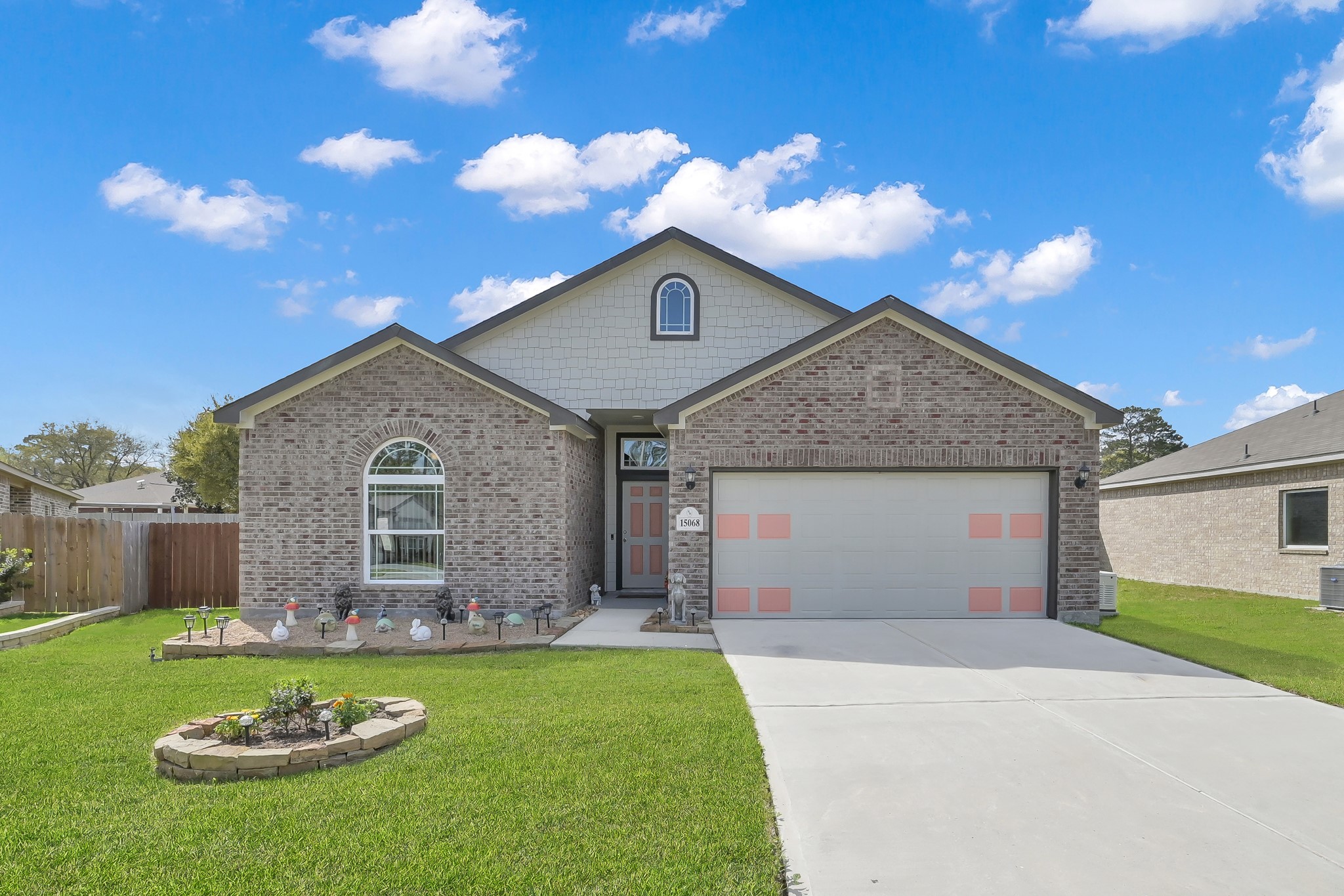 15068 N Meadow Glen N Property Photo