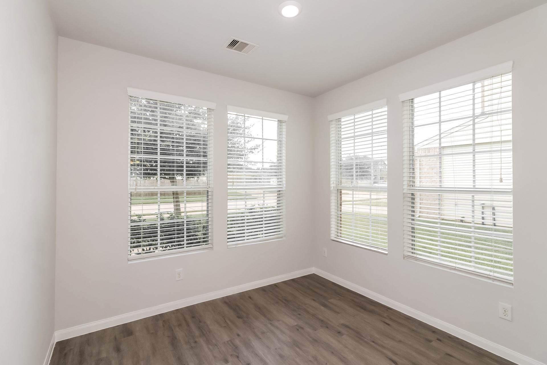 2439 Lago Mirado Way Property Photo 8
