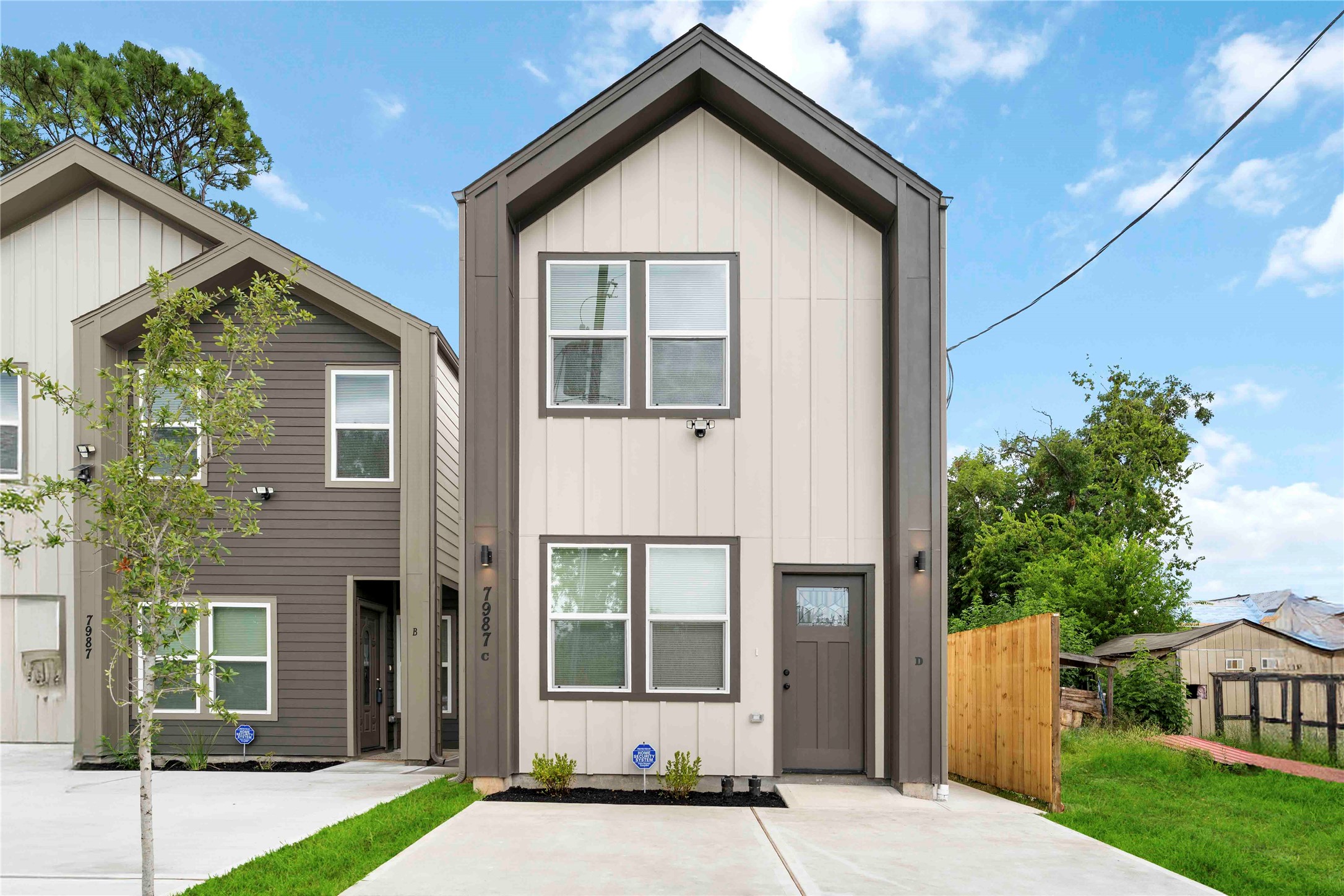 7987 Chateau Street D Property Photo 1