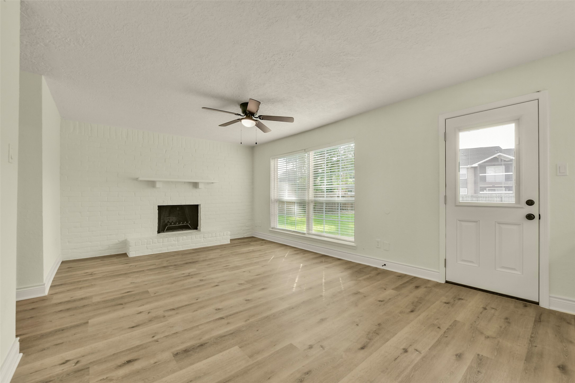 3727 Thursa Lane Property Photo 6