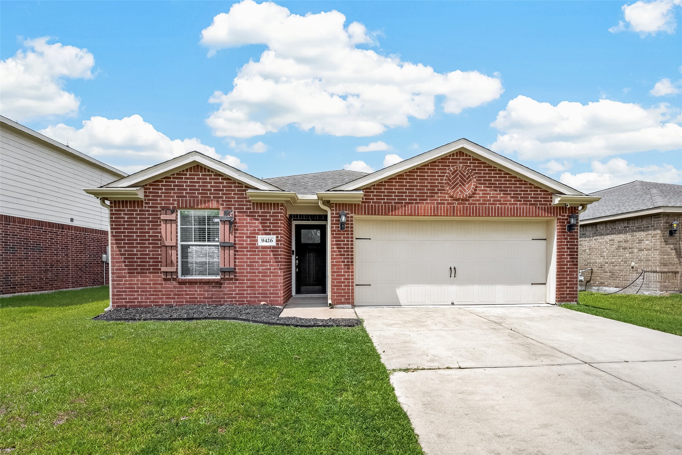 9426 Peridot Green Drive Property Photo 1