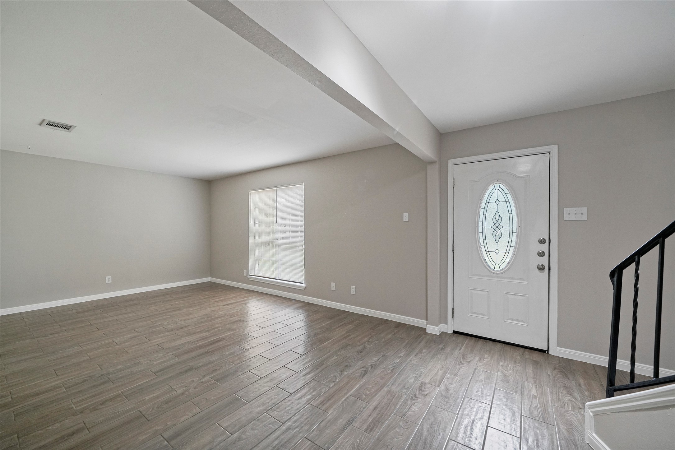 643 Ames Street Property Photo 5