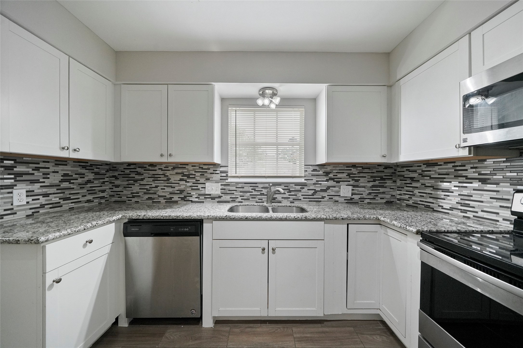 643 Ames Street Property Photo 12