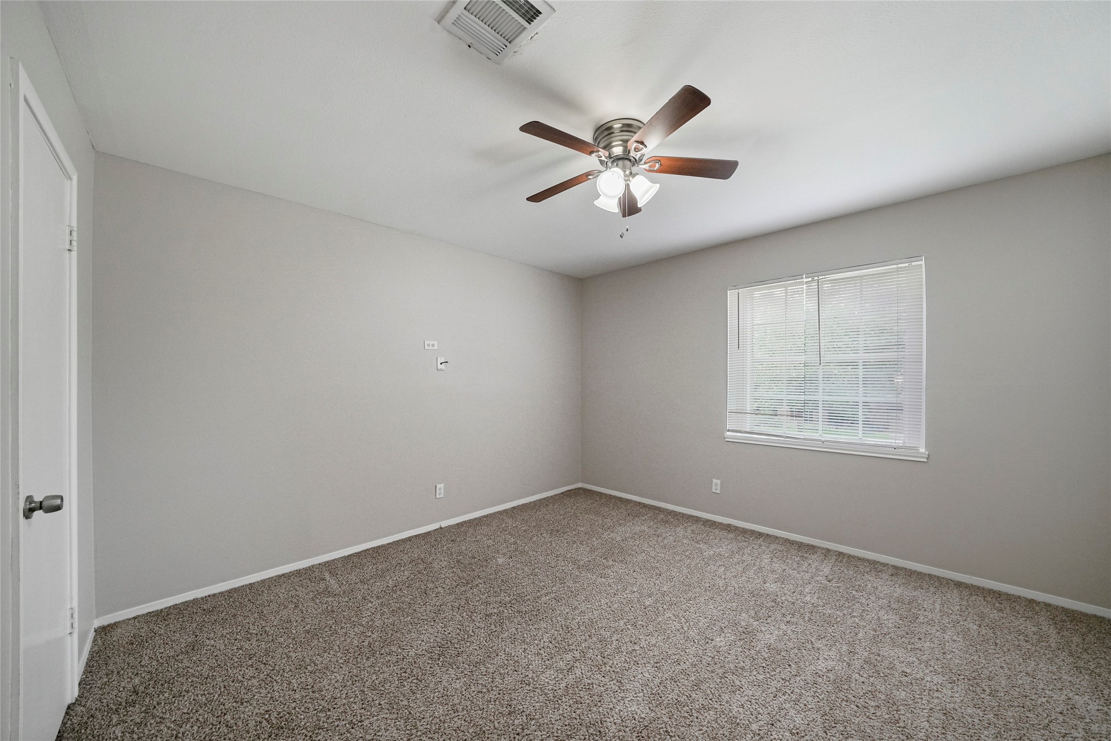 643 Ames Street Property Photo 28