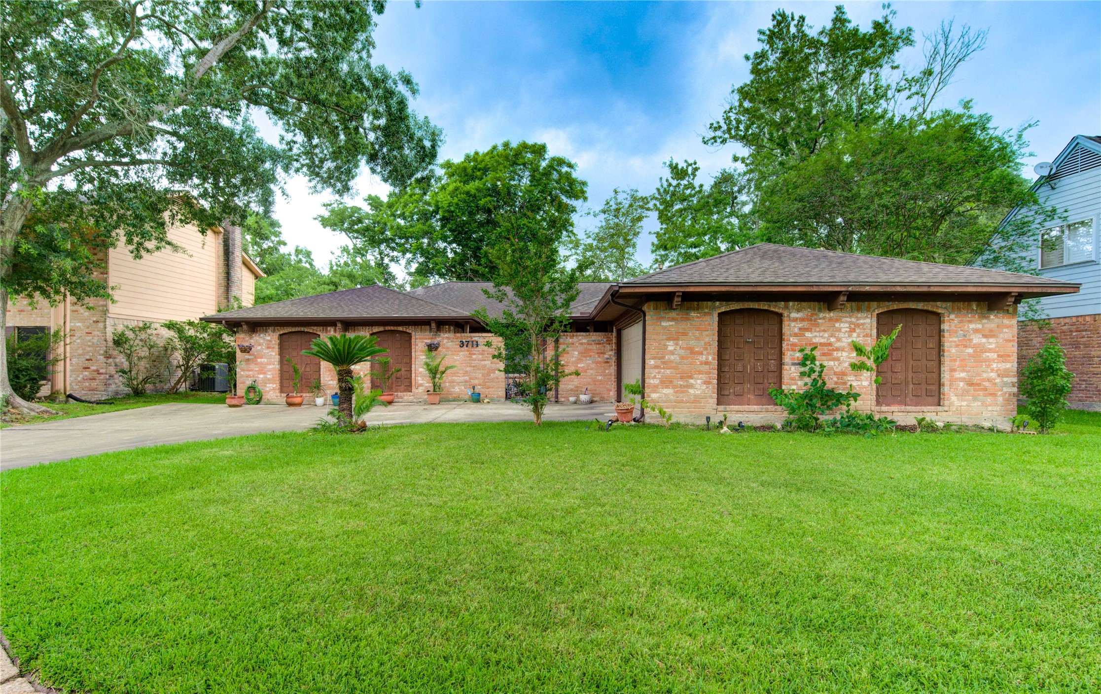 3711 Glenmeade Drive Property Photo