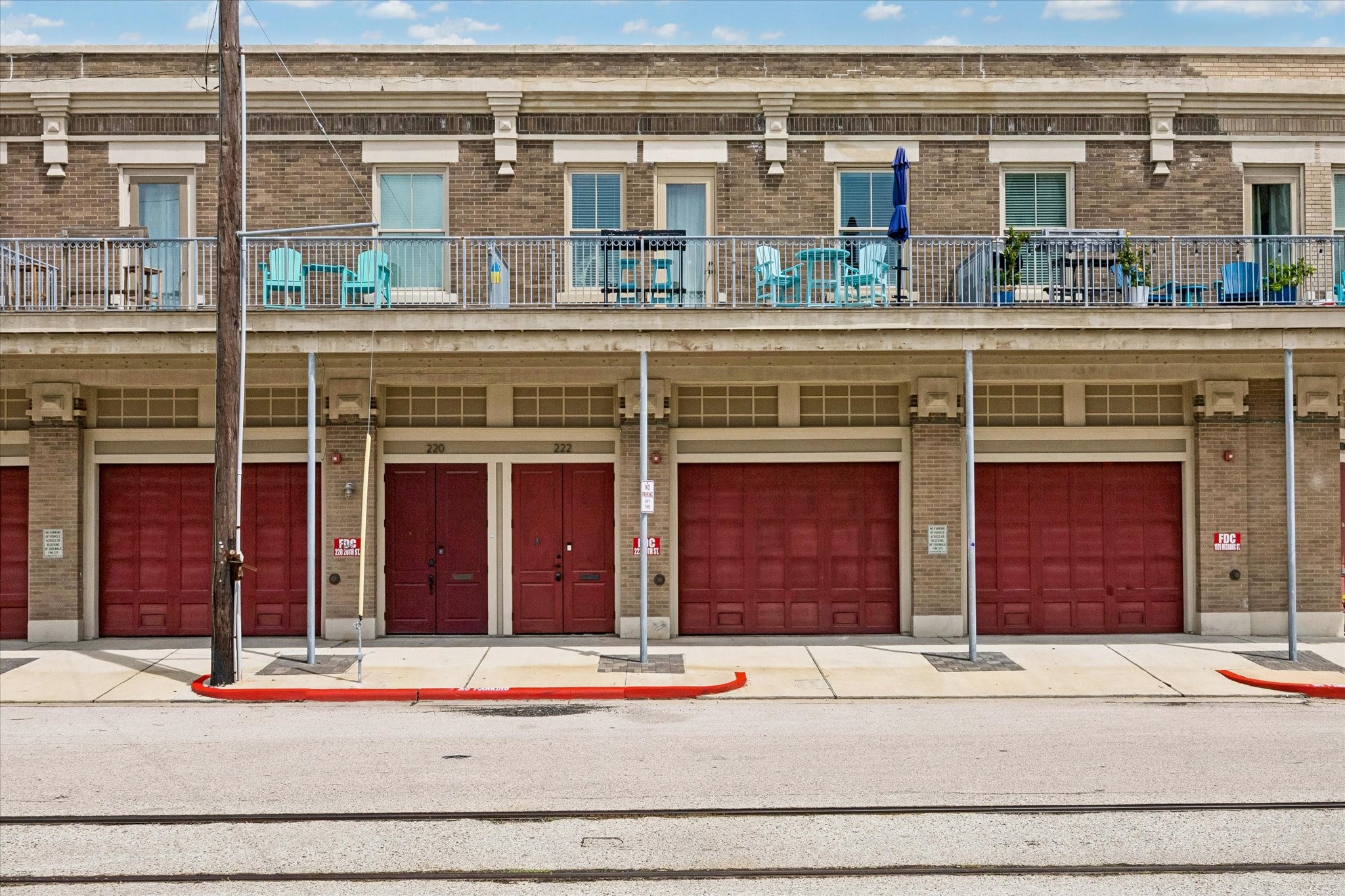 222 20th Street Property Photo 1