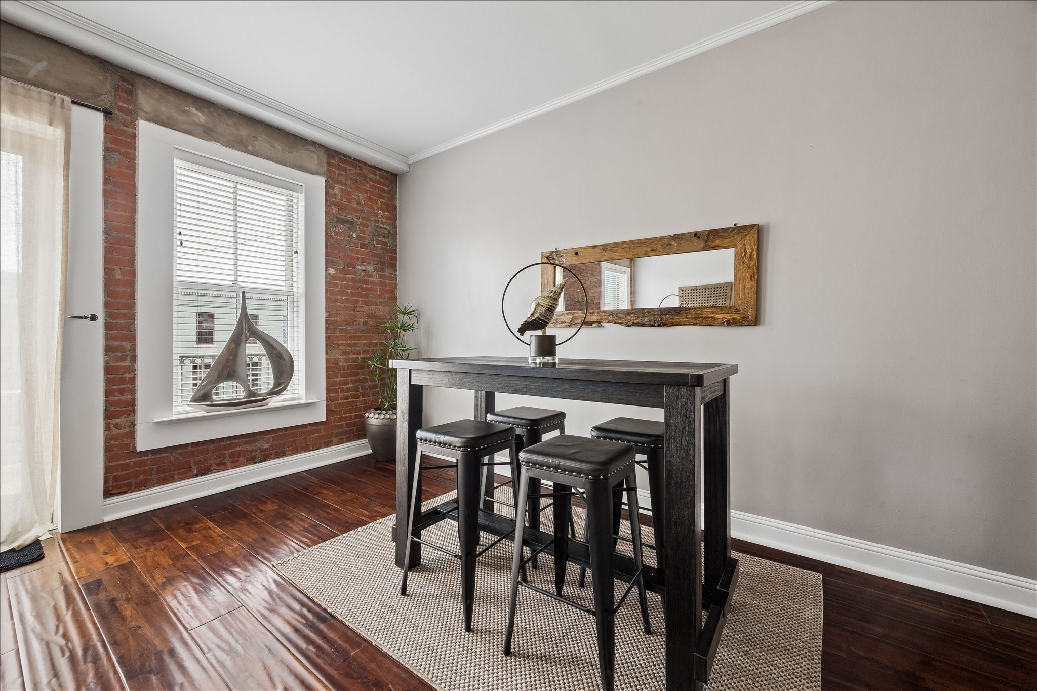 222 20th Street Property Photo 17