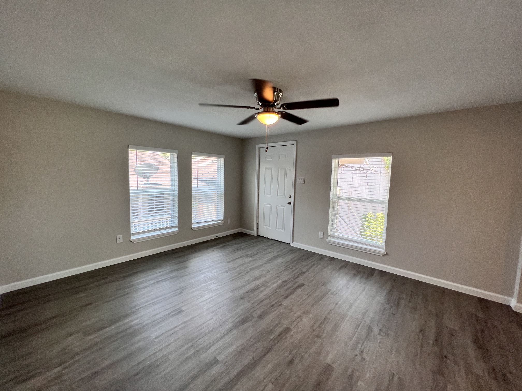 6708 Avenue I E Property Photo 6