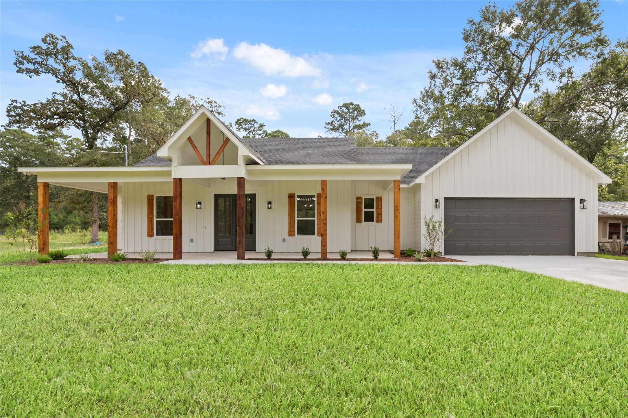 17039 E Hollyhill Dr Property Photo 1