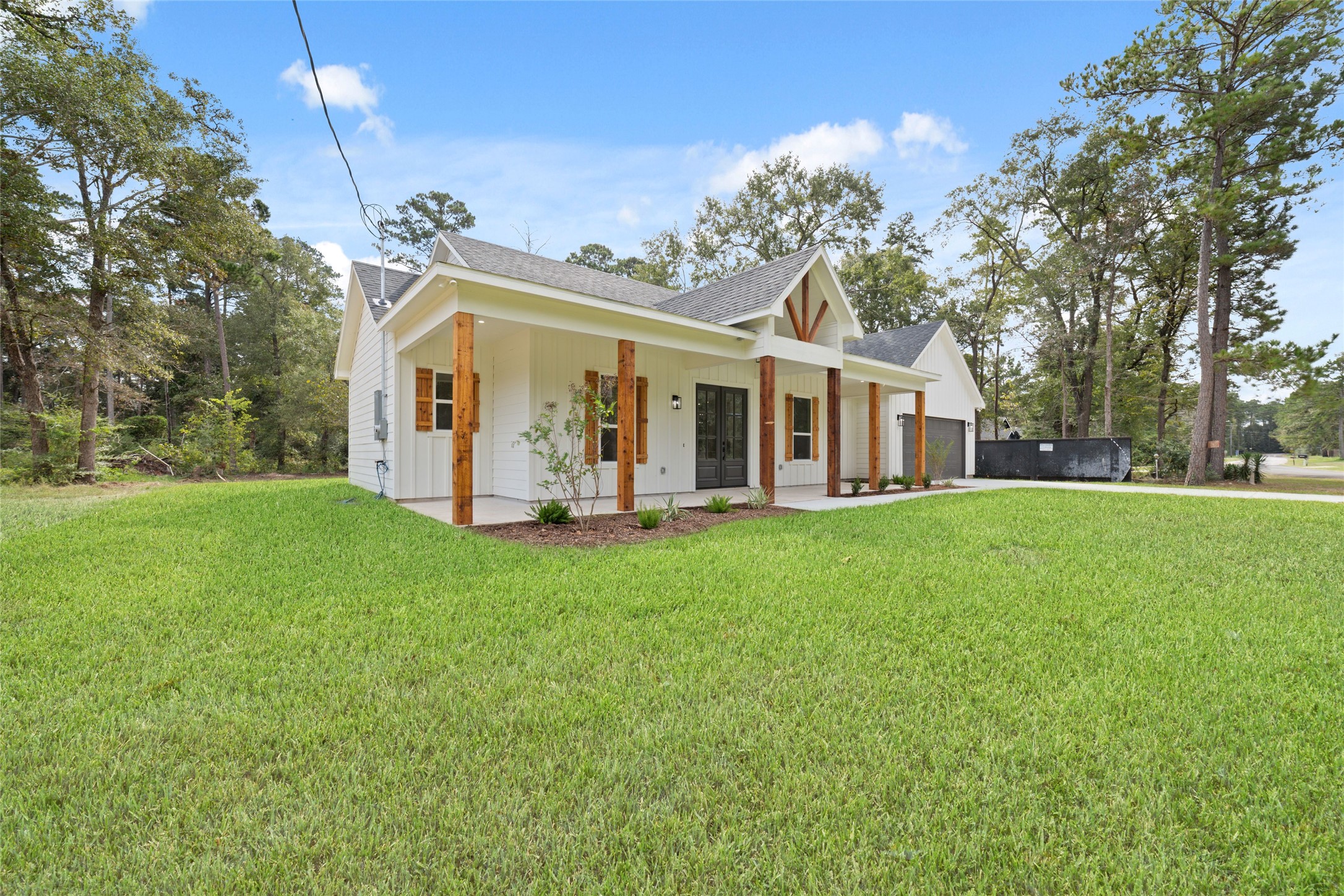 17039 E Hollyhill Dr Property Photo 3