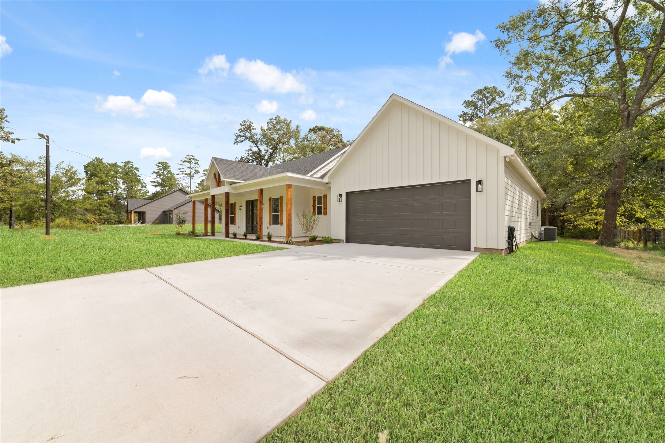 17039 E Hollyhill Dr Property Photo 4