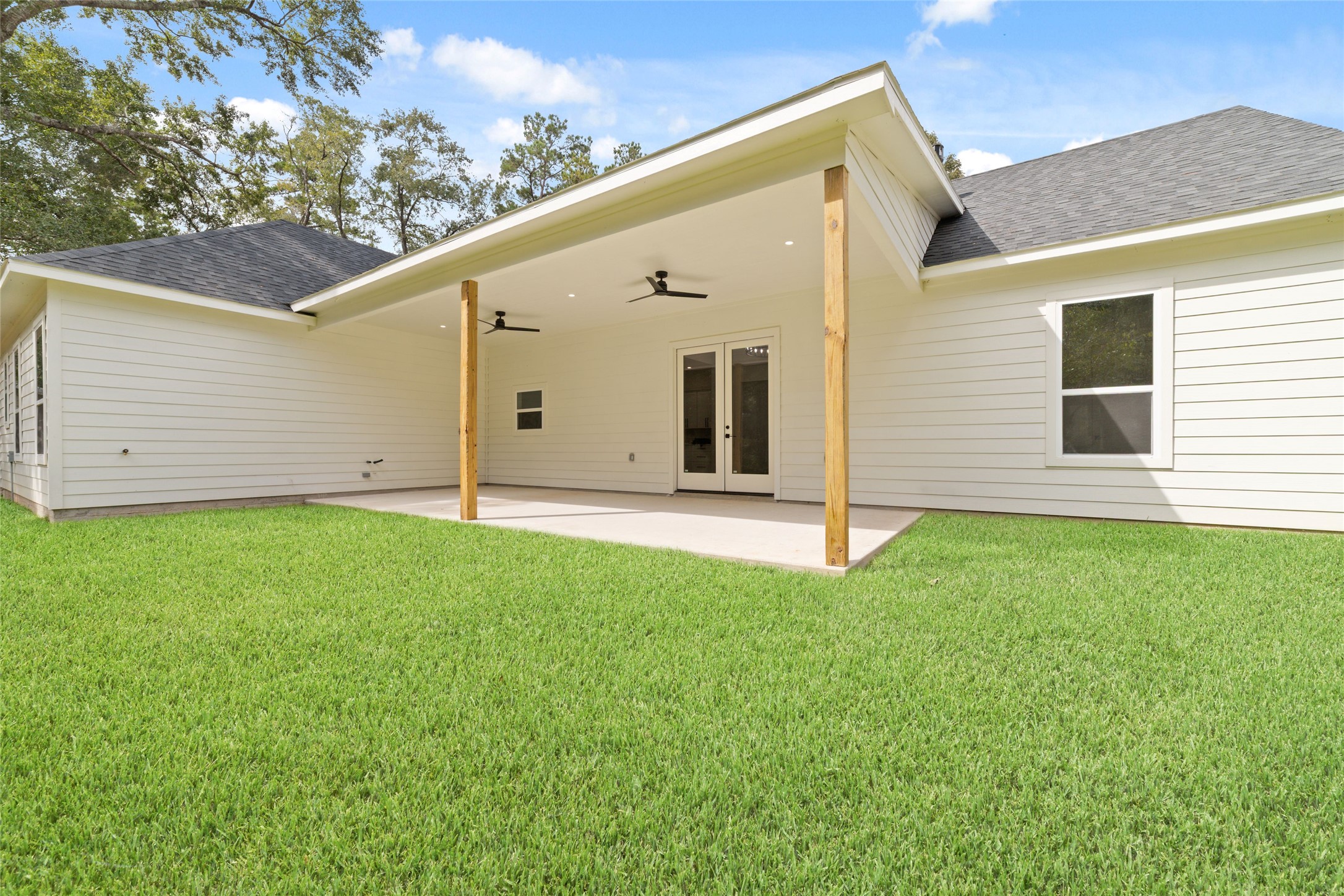 17039 E Hollyhill Dr Property Photo 6