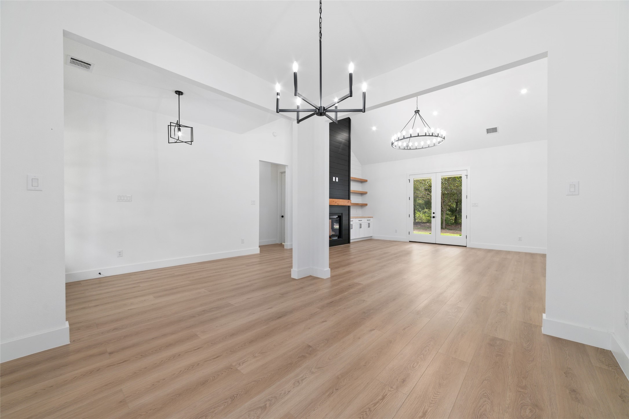 17039 E Hollyhill Dr Property Photo 9