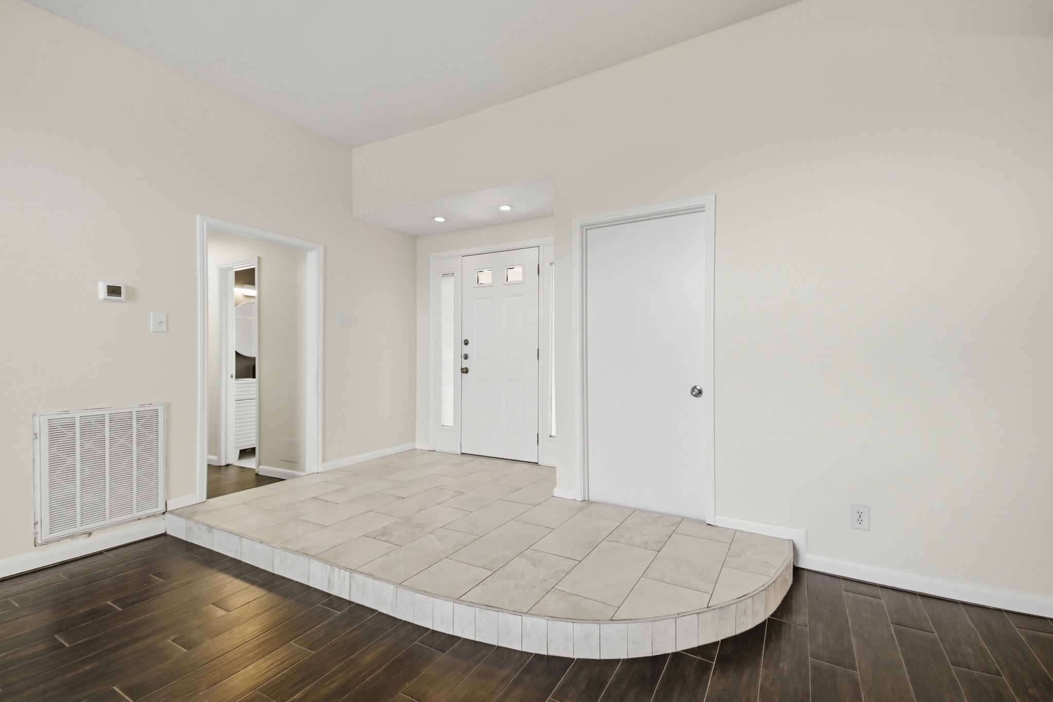 830 Seacliff Drive Property Photo 3