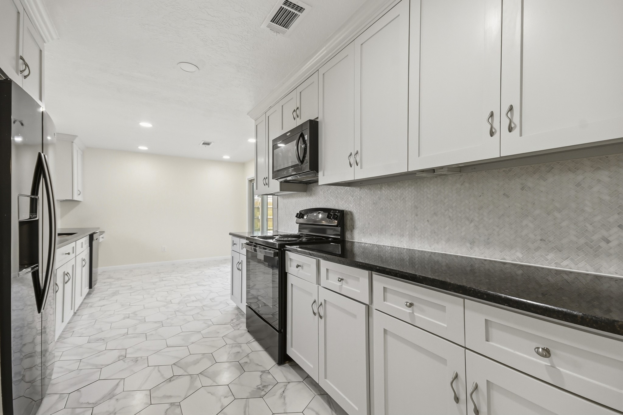 830 Seacliff Drive Property Photo 9