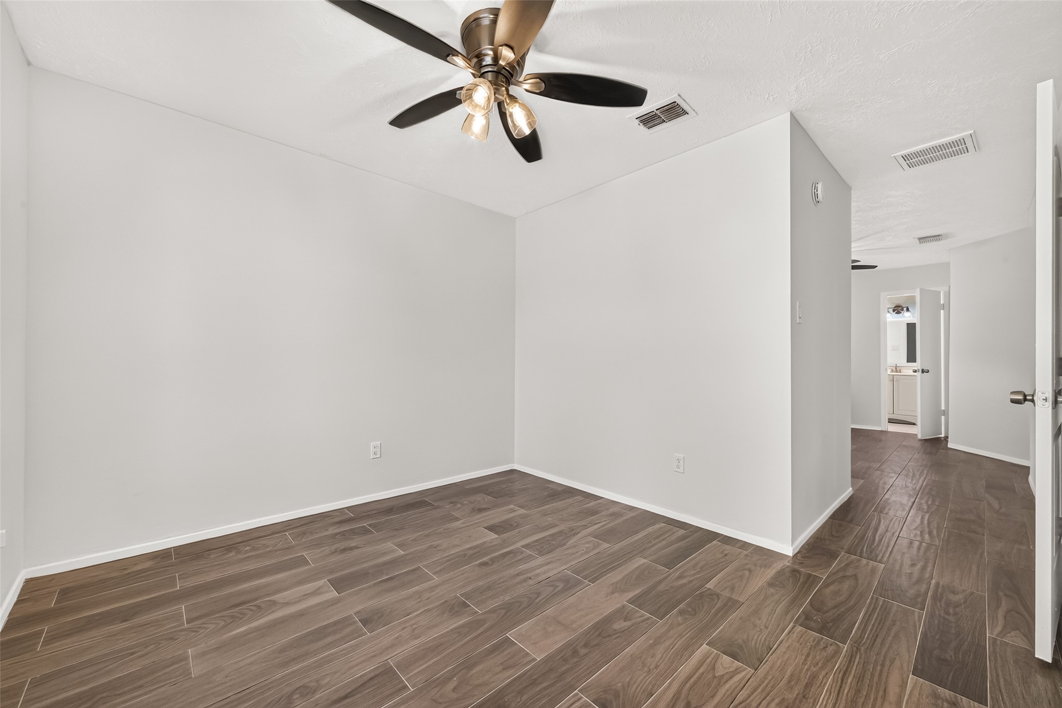 1002 Kenforest Drive Property Photo 28